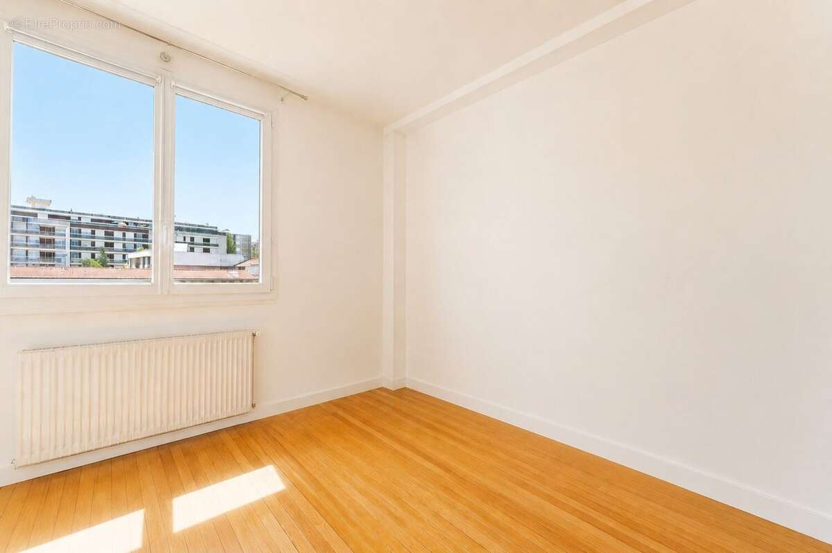 Chambre partie 1 - Appartement à PARIS-11E
