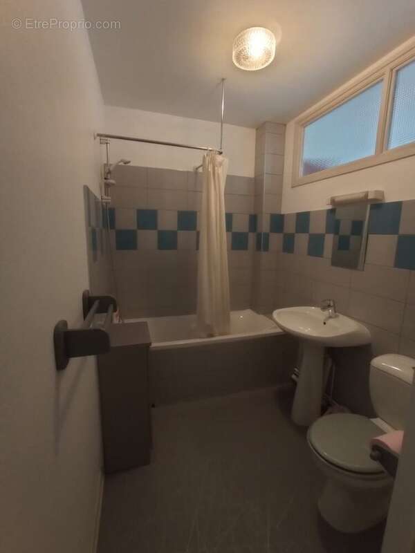 salle de bains - Appartement à NANCY