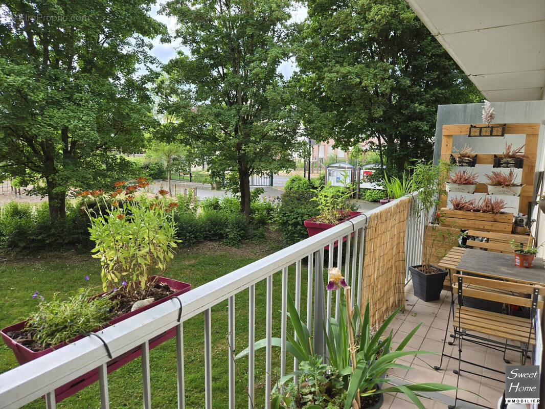 Appartement à MAGNY-LES-HAMEAUX