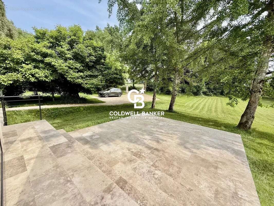 Maison à PREVESSIN-MOENS