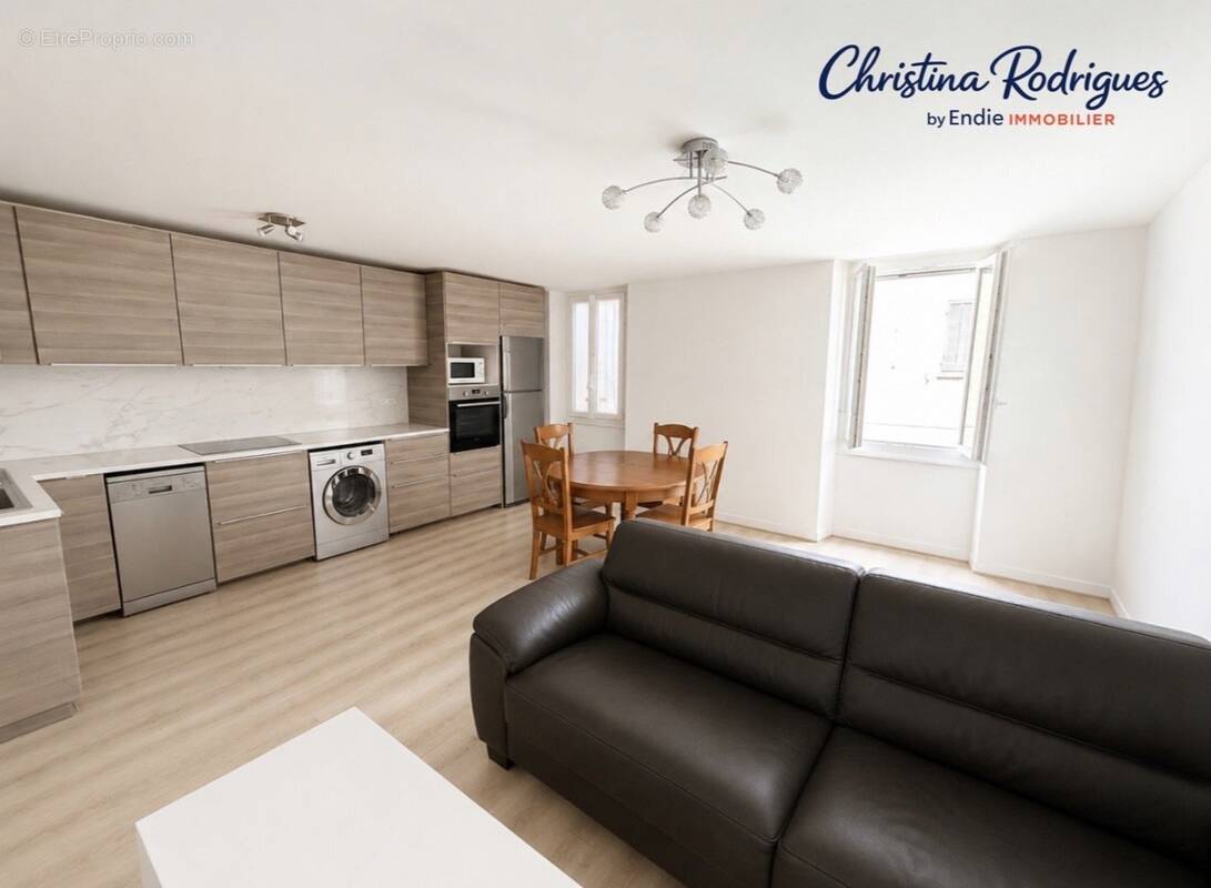 Appartement à VINS-SUR-CARAMY