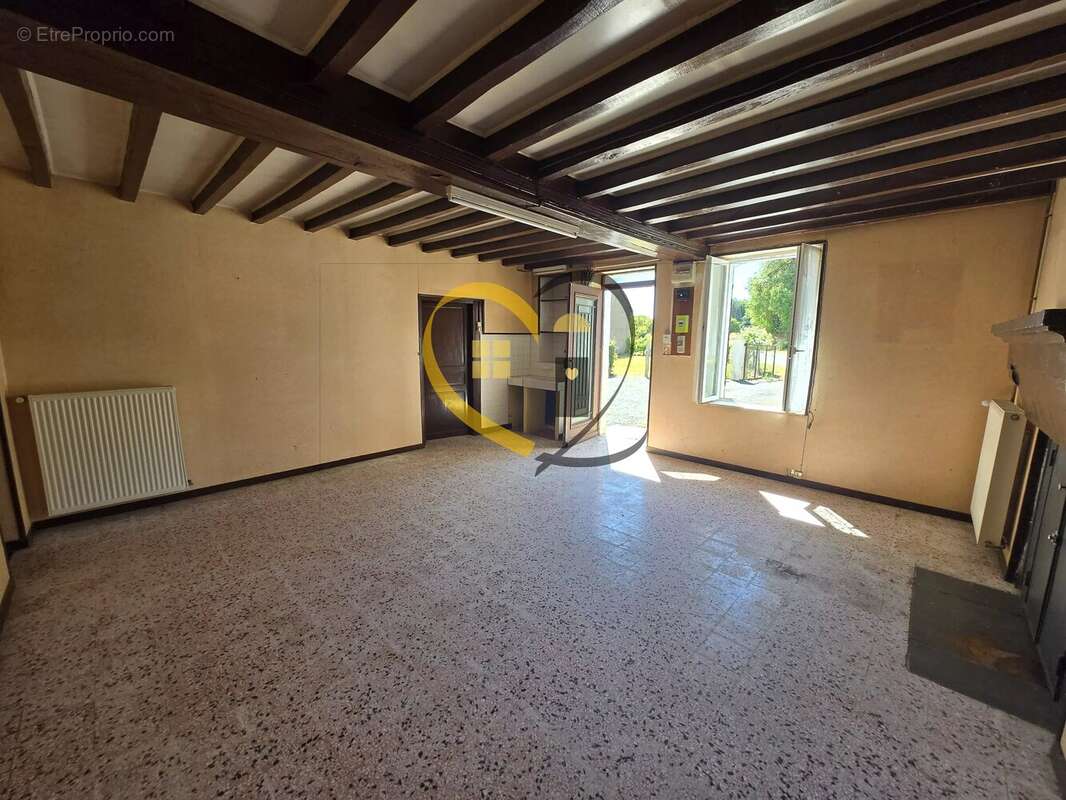 Maison à rénover avec dépendances – Neuvy-Deux-Clochers (18) - photo 5