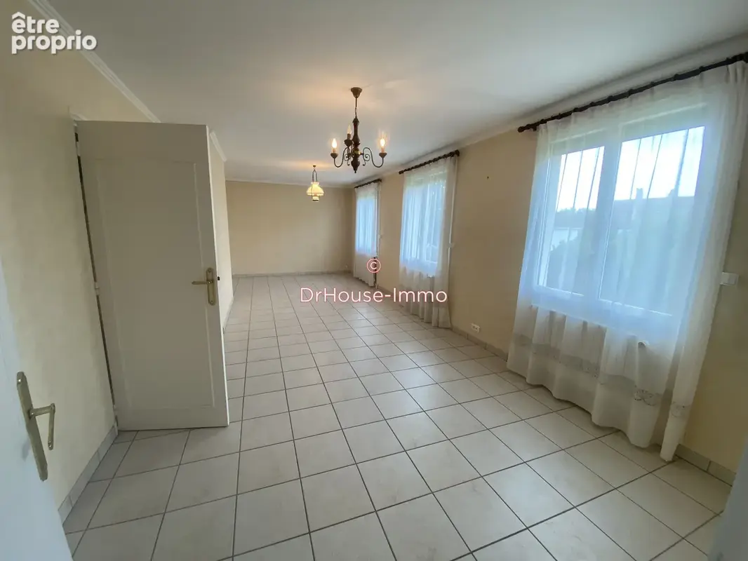 Maison 4 pièces 93 m² à vendre à Saint-Nicolas-D'aliermont (76510) - photo 3