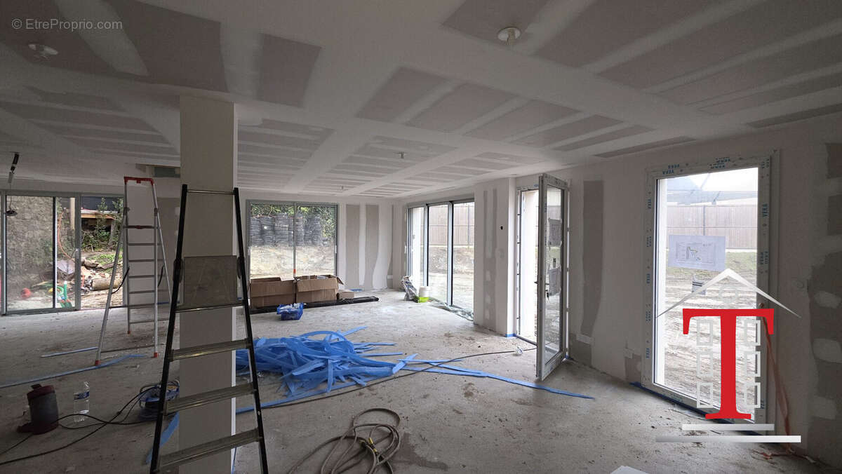 Maison à LES PONTS-DE-CE