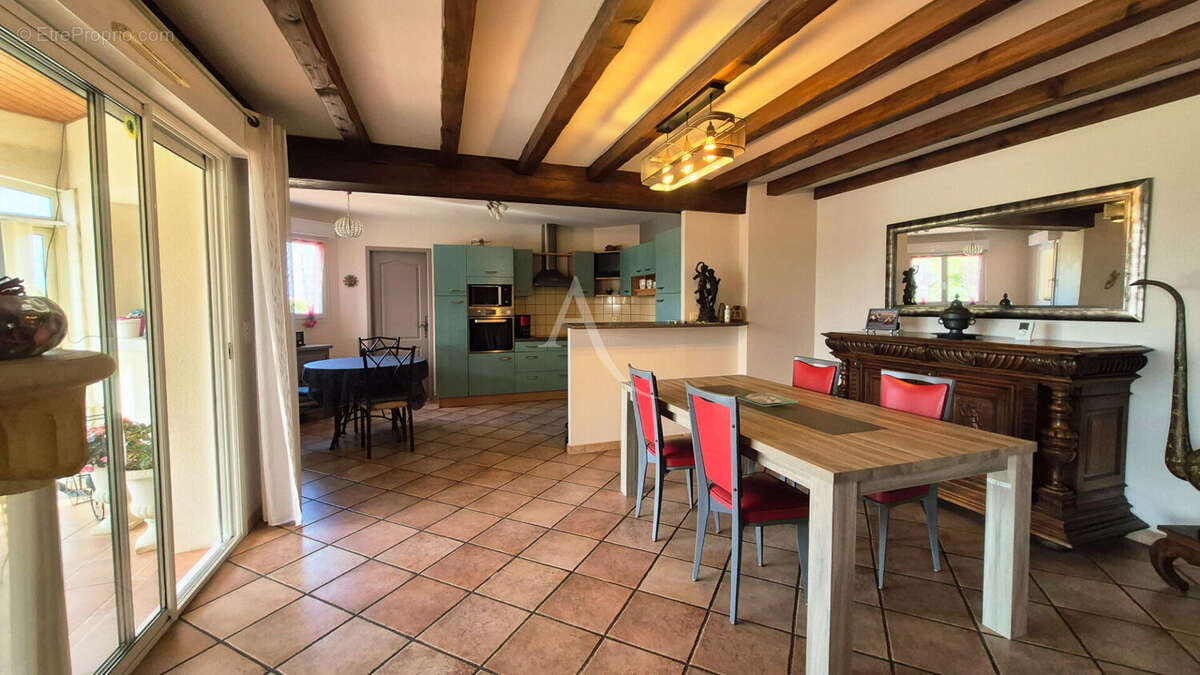 Maison Saintes 5 pièce(s) avec piscine et son appartement dédié - photo 10