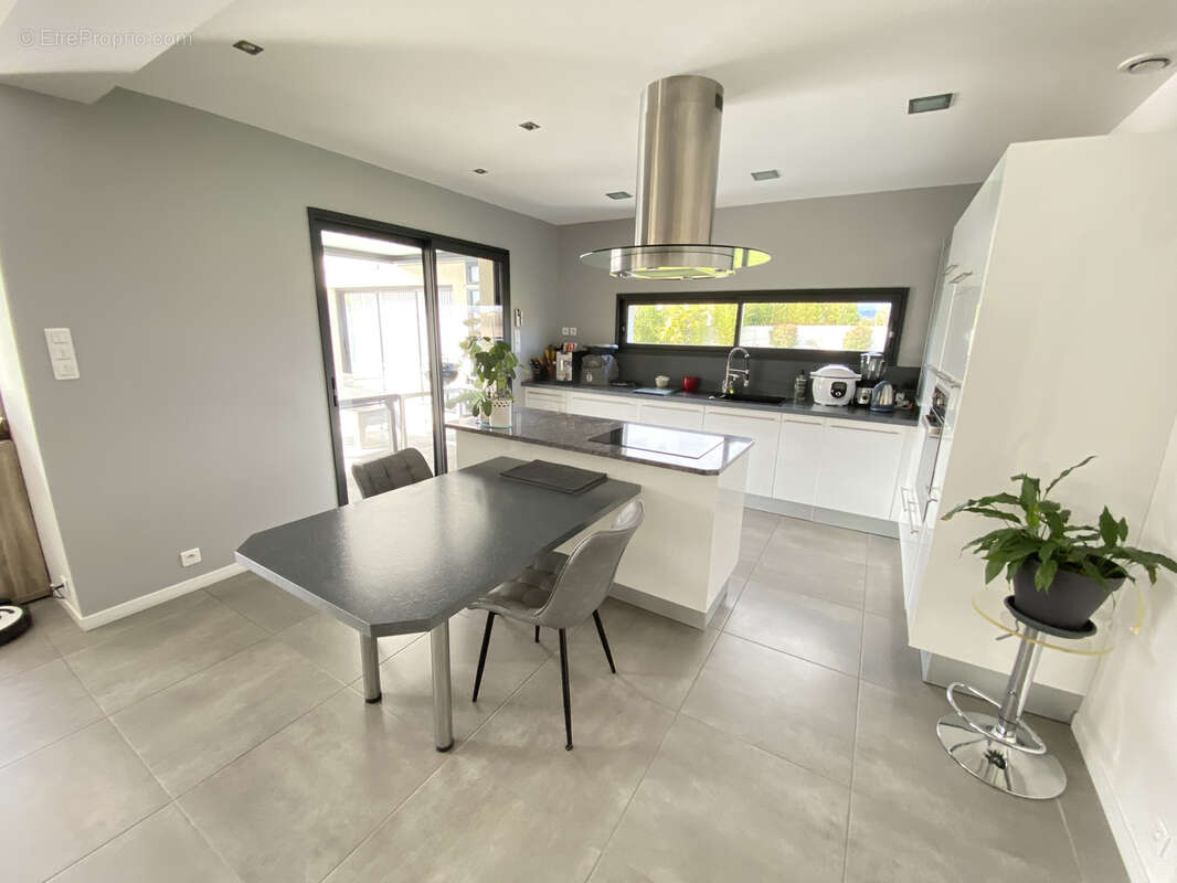 Aux portes de riorges, villa contemporaine - photo 5