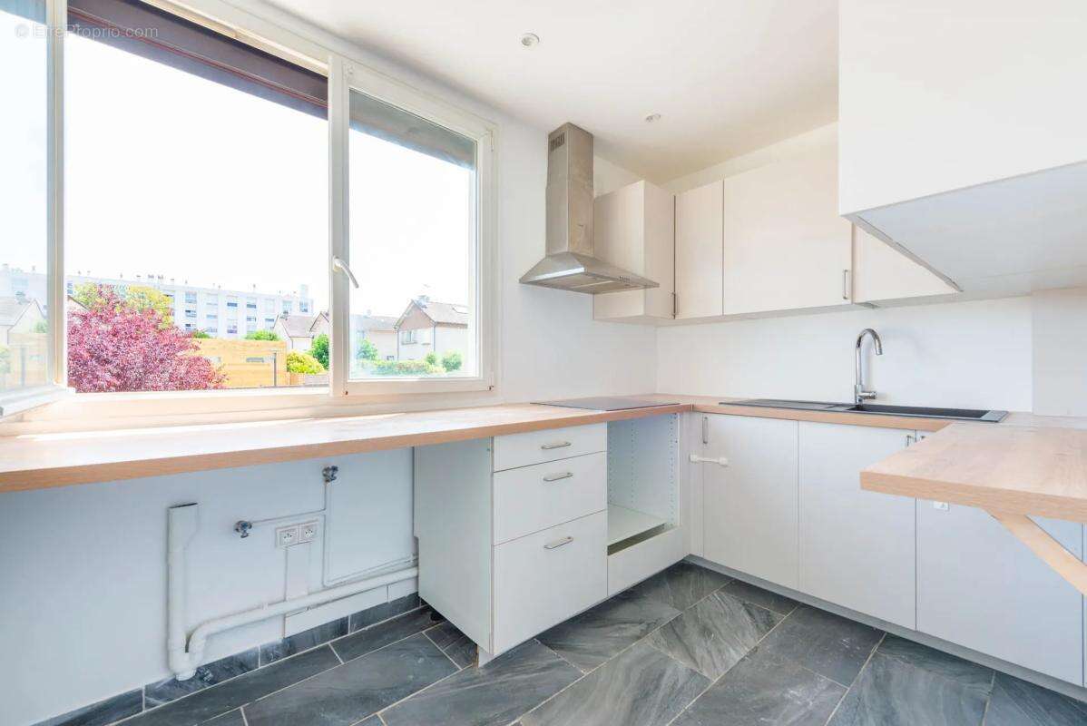Appartement de 4 pièces de 70 m² à Bezons - photo 2