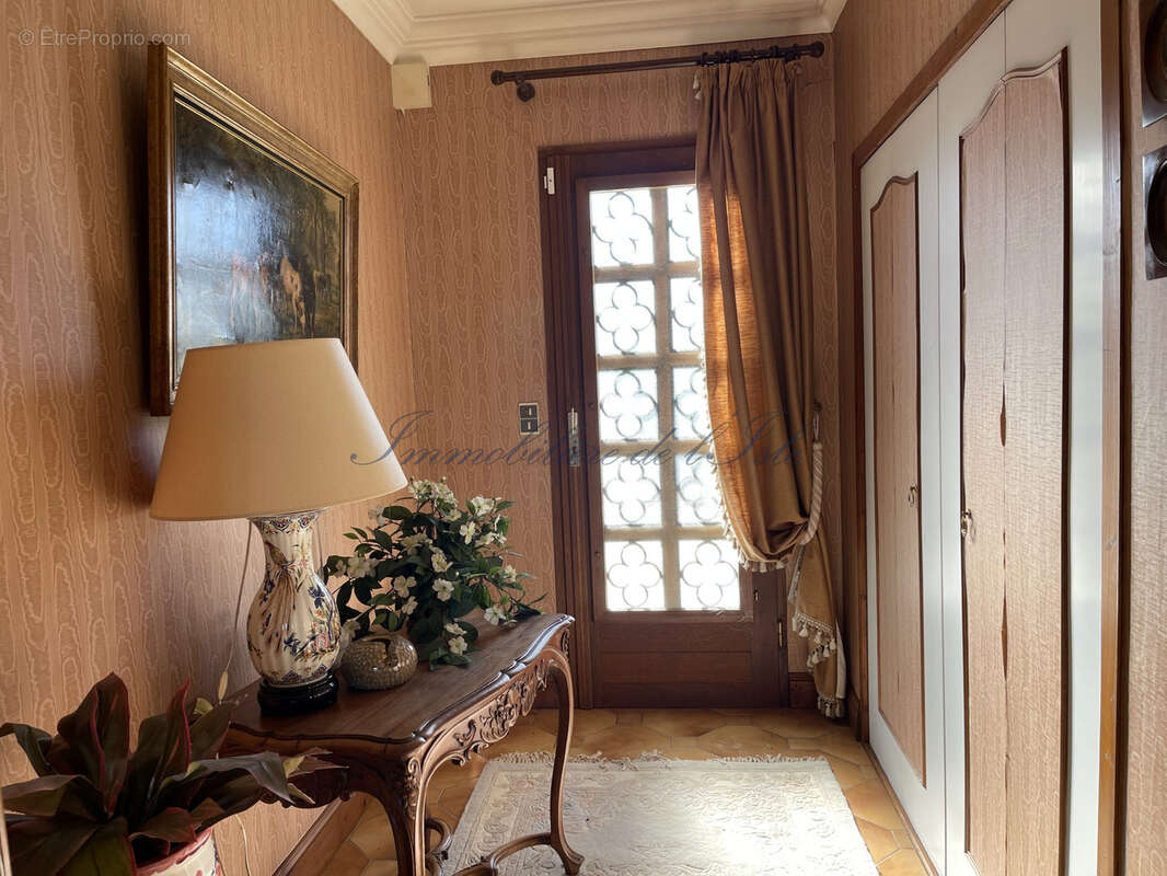 Maison à LA TOUR-BLANCHE