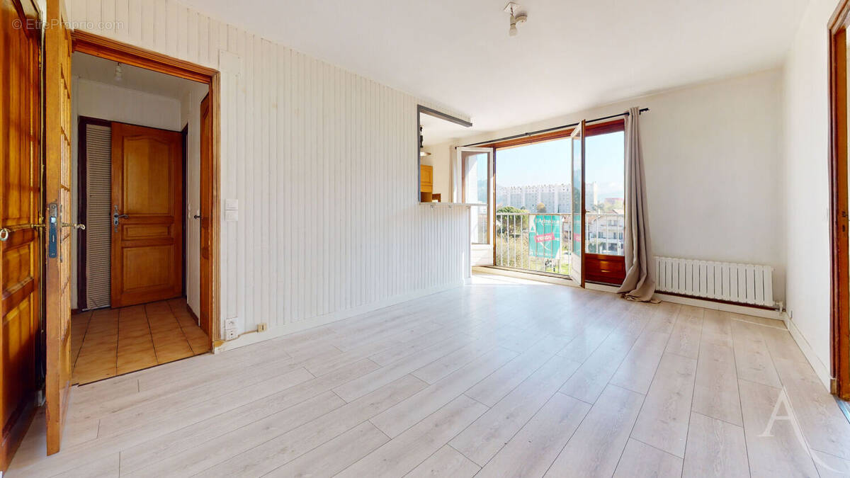 Appartement à SEYSSINET-PARISET