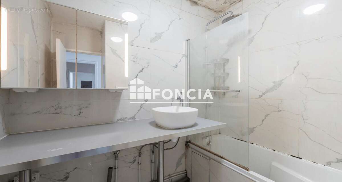 Appartement à PARIS-19E