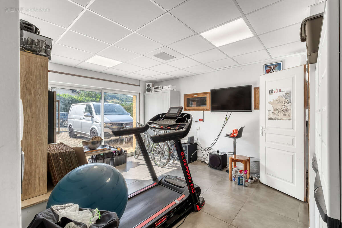 Maison à SAINT-PIERRE-DE-CURTILLE