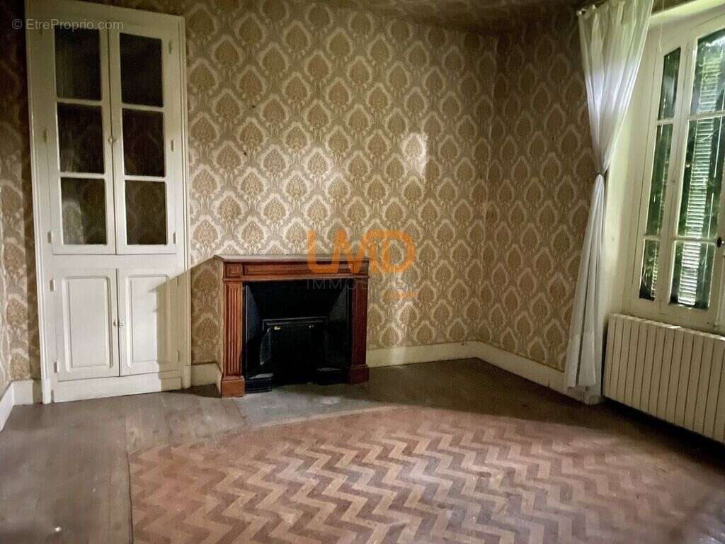 Maison à DECAZEVILLE