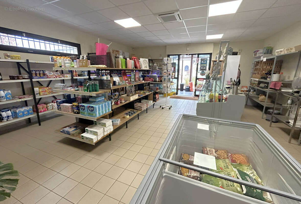 Commerce à SULIGNAT