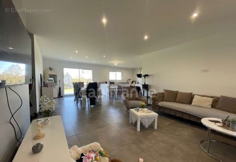 Maison plain pied à vendre 5 pièces JUGEALS NAZARETH - photo 5