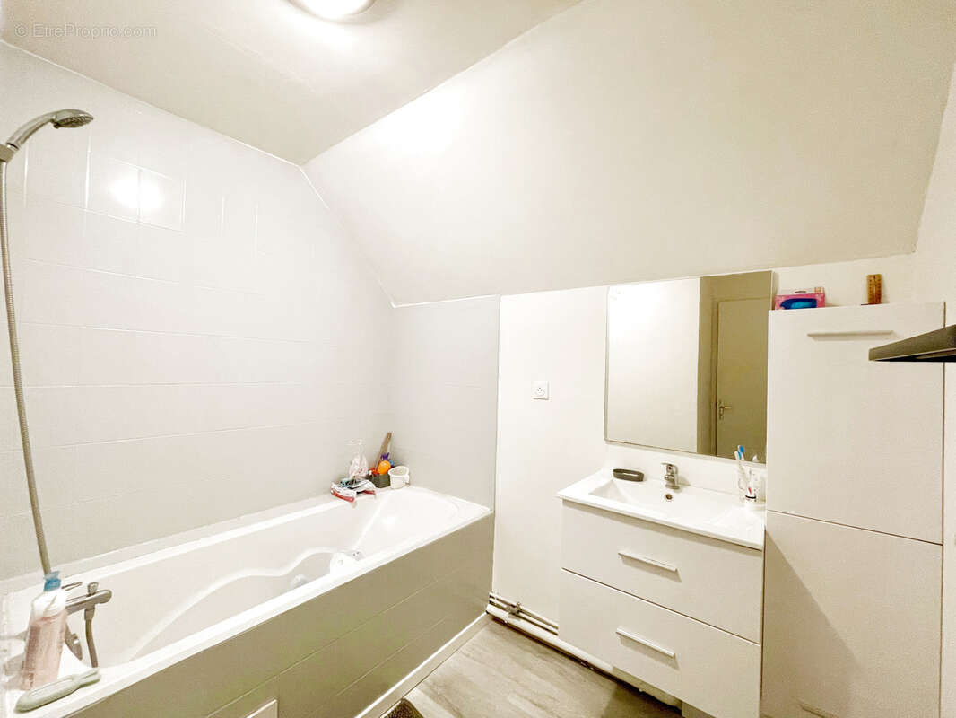 Maison à SAINTE-GENEVIEVE