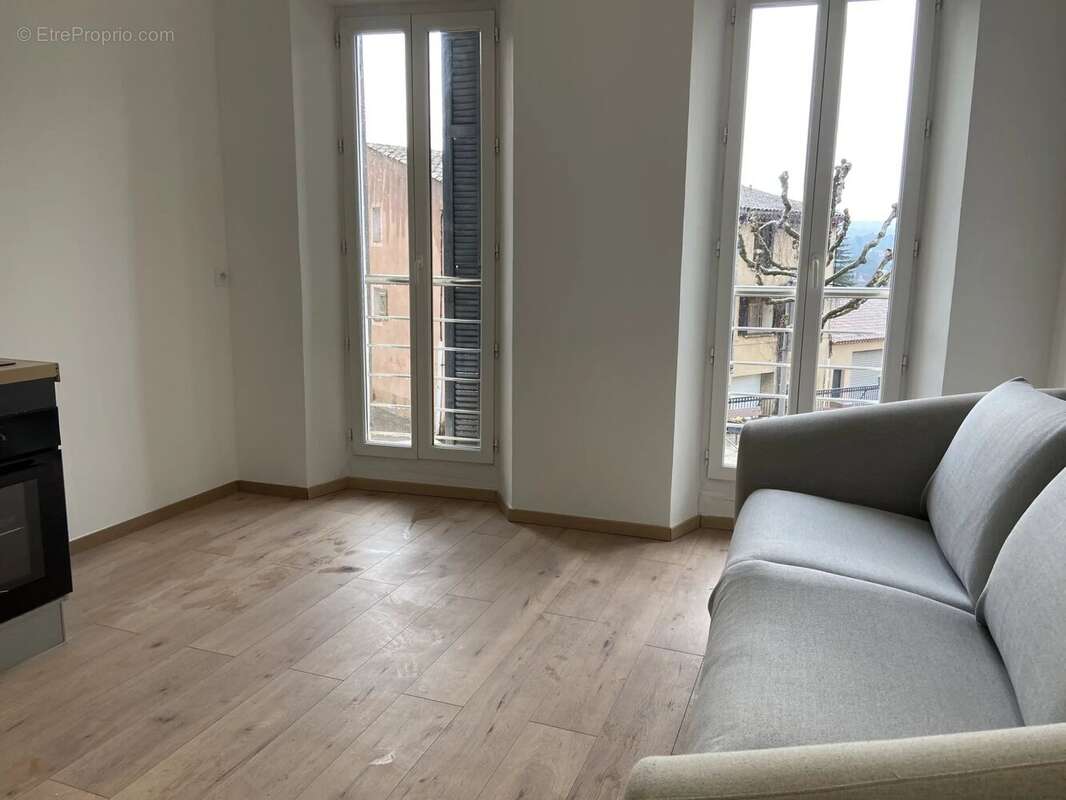 Appartement à POURRIERES