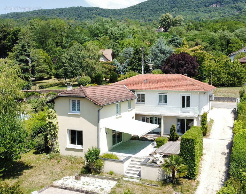 Maison à LAGNIEU
