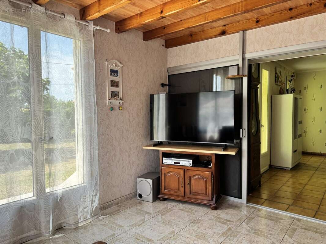 Maison 107 m² à Semussac  - photo 4