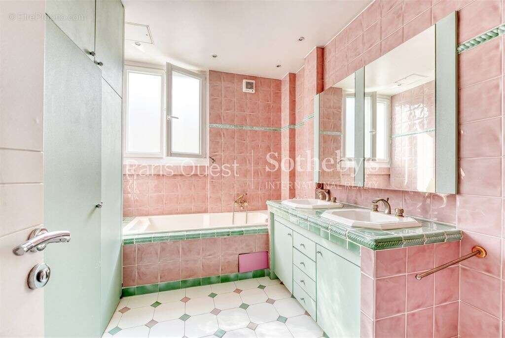 Maison à NEUILLY-SUR-SEINE