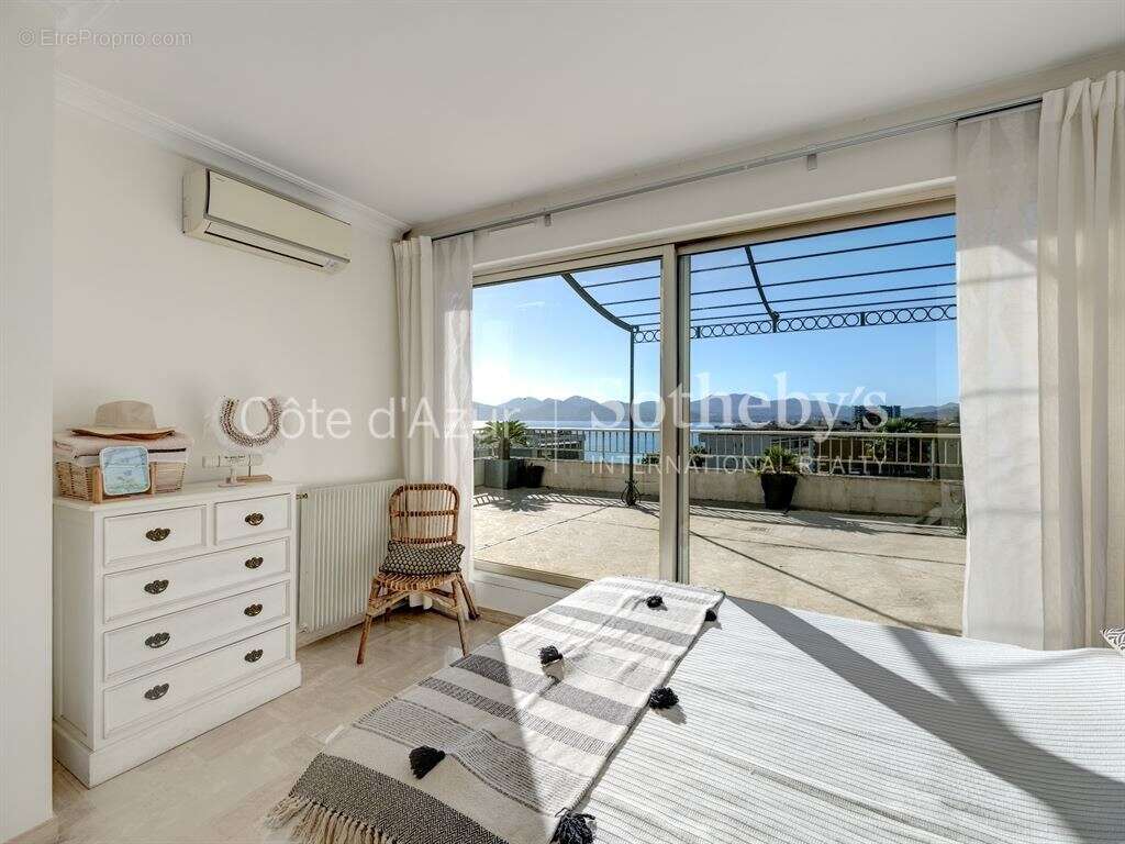 Penthouse duplex 4 pièces à Cannes Plages du Midi avec terrasse et vue mer - photo 11
