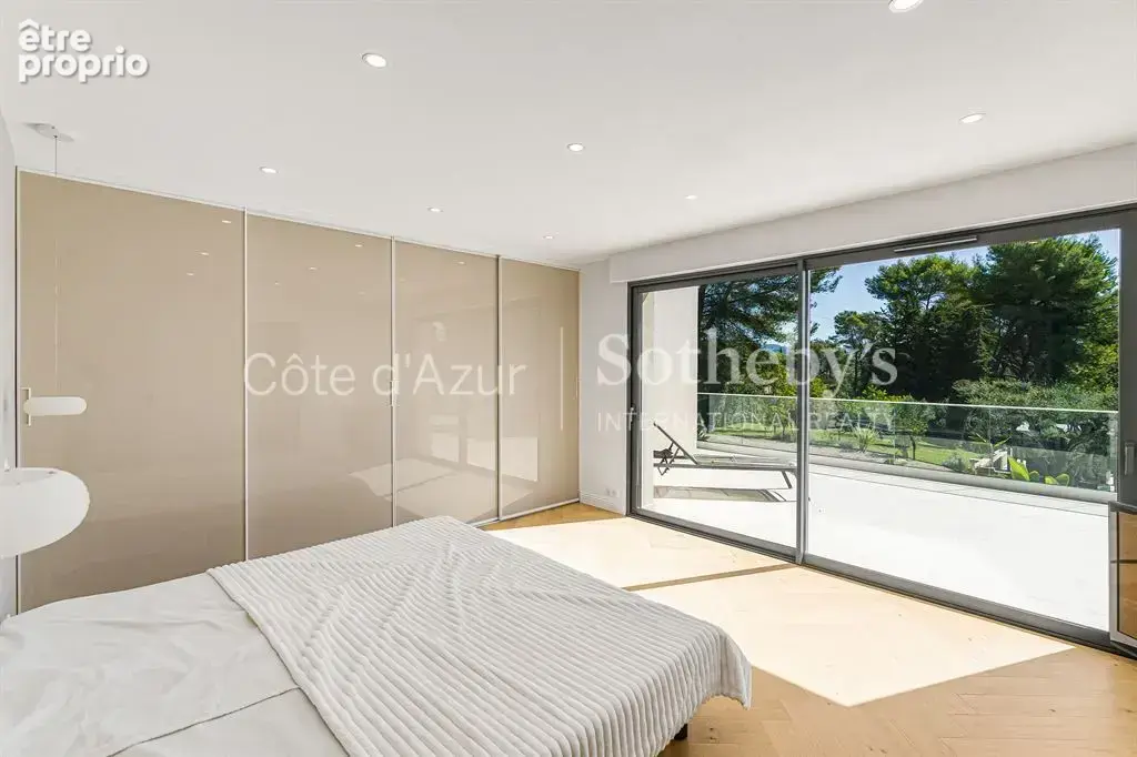 Mougins, propriété familiale rénovée avec piscine, spa et vaste jardin paysager - photo 14