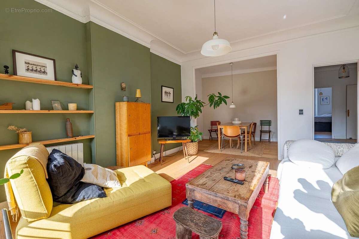 Appartement à MARSEILLE-1E