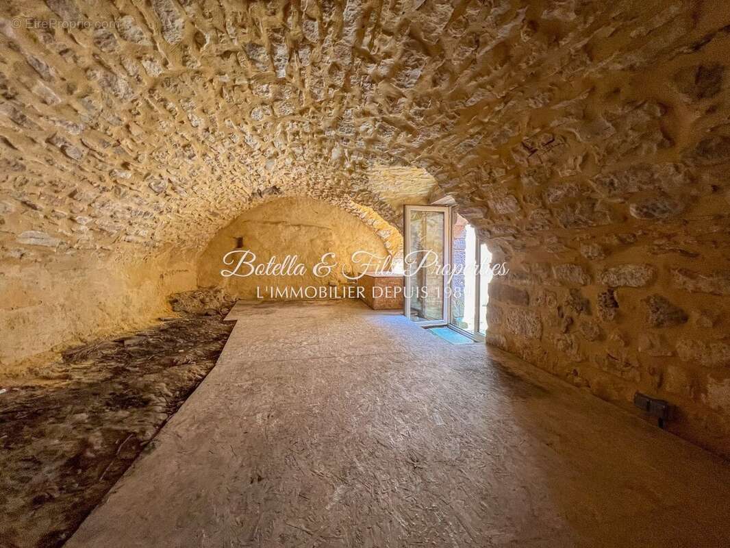 Maison à GOUDARGUES