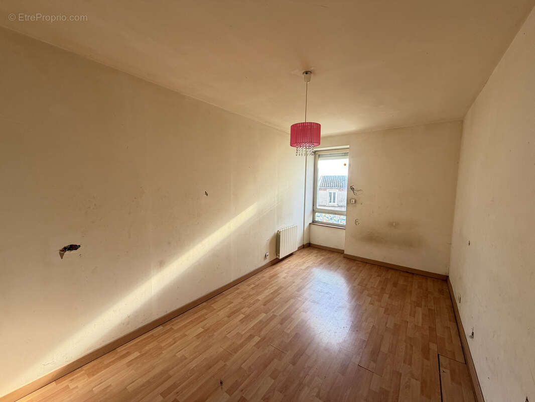 Maison à MONTREVAULT