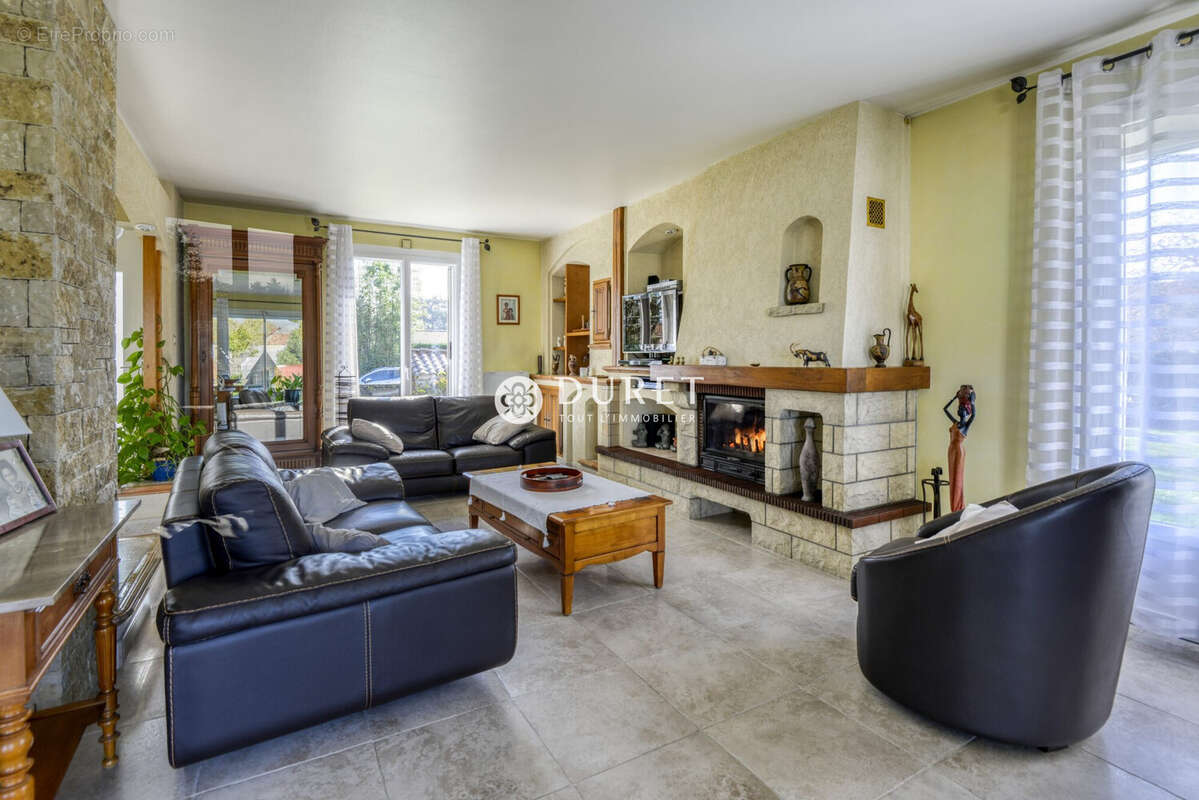Maison à BOUSSAY