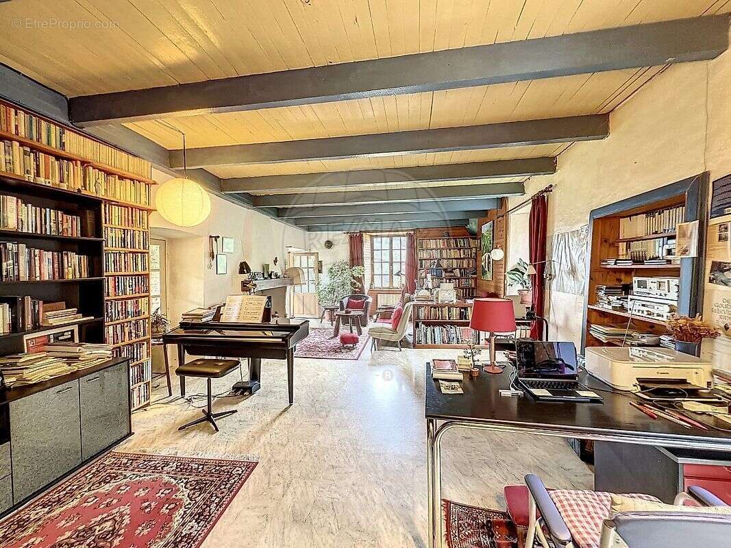 Maison à SAINT-GERMAIN-DE-CALBERTE