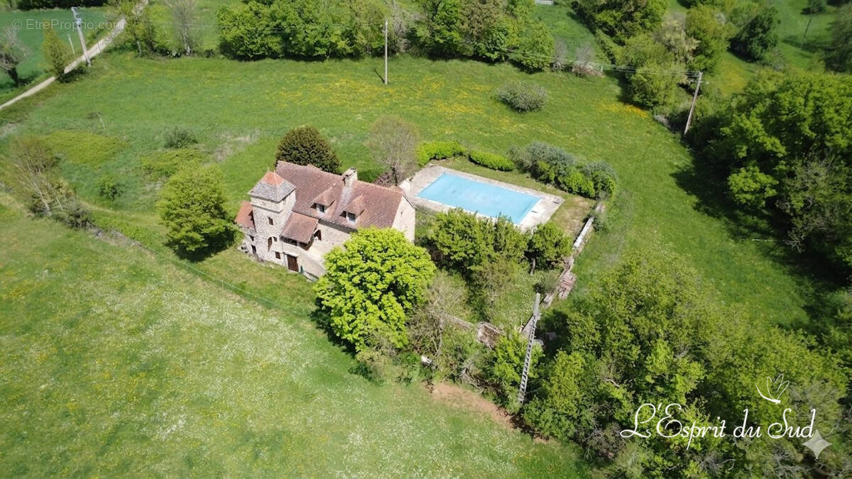 Vue du drone - Maison à PUYLAGARDE