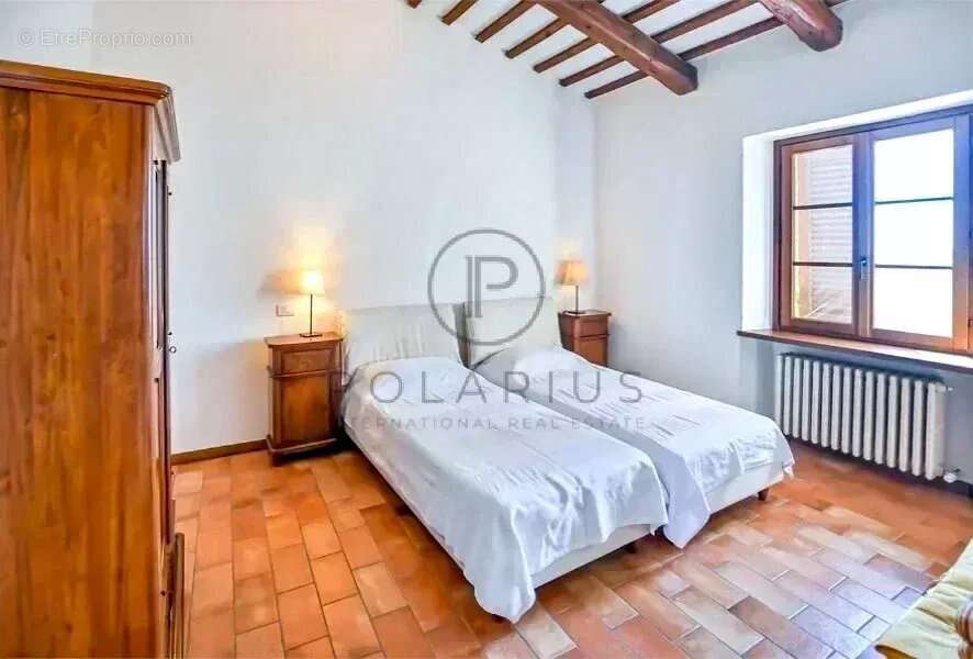 Ancienne ferme historique avec écuries et piscine, à 8 minutes d'Urbino - photo 33