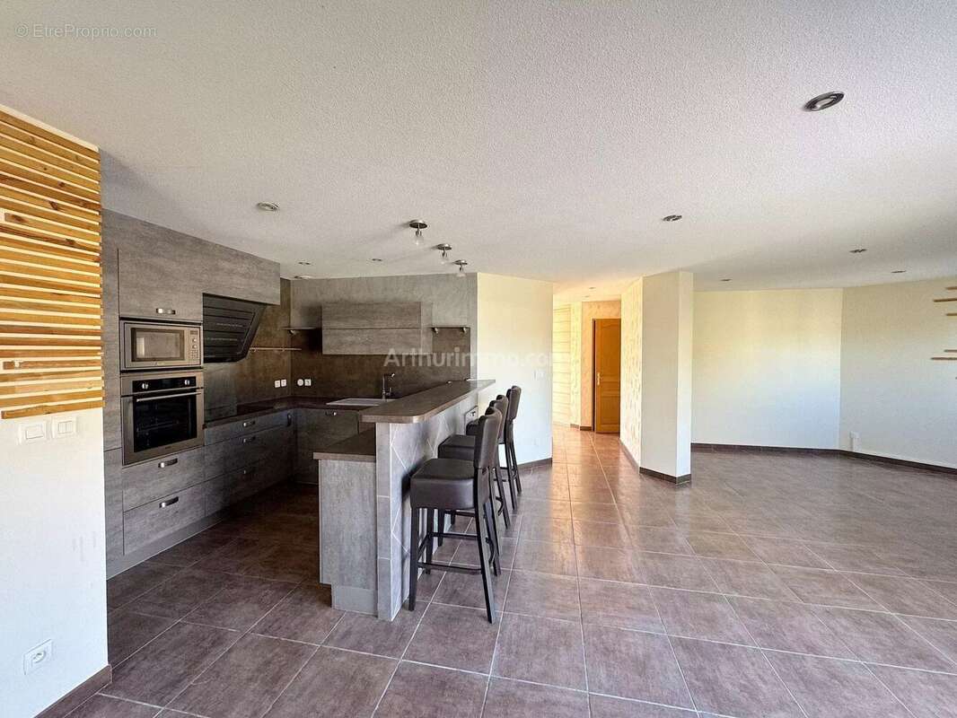 Appartement à MORESTEL