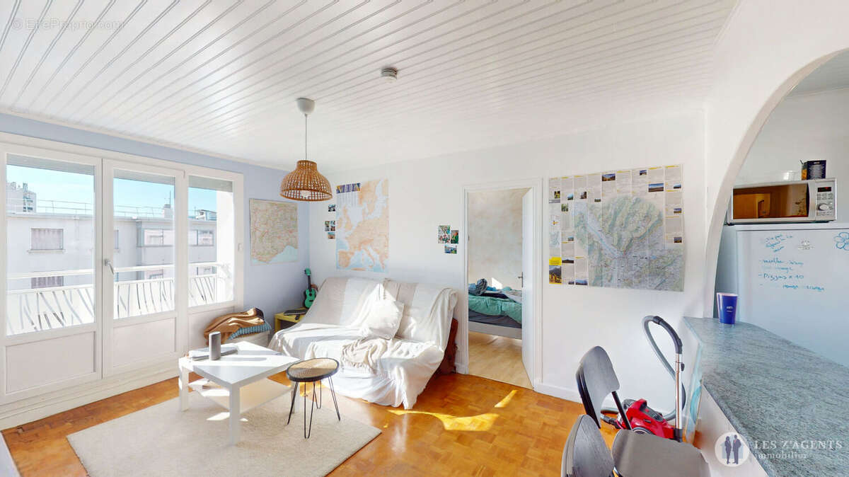 Appartement à SAINT-MARTIN-D'HERES