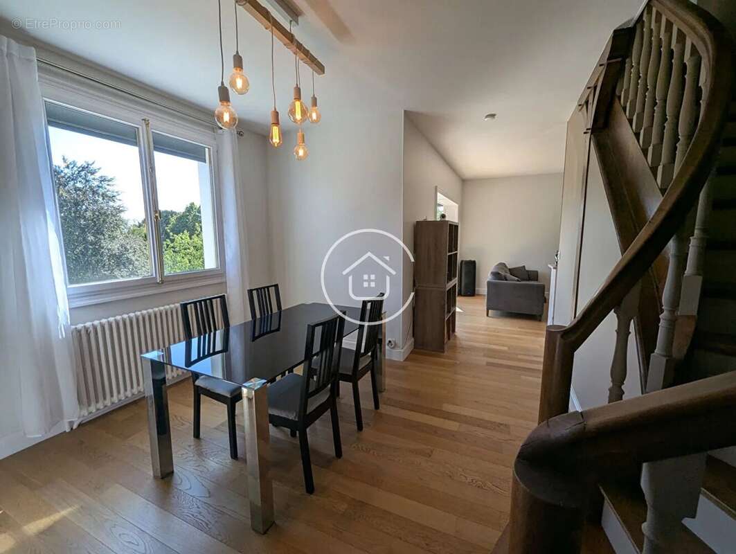 Maison à LA CHAUSSEE-SAINT-VICTOR