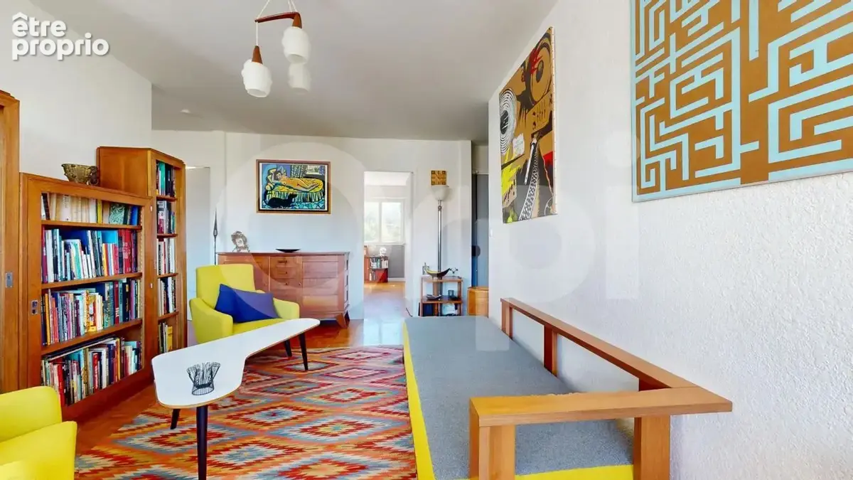 T3 traversant 68 m² – Saint-Irénée – Ravalement et isolation payés par le vendeur - photo 3
