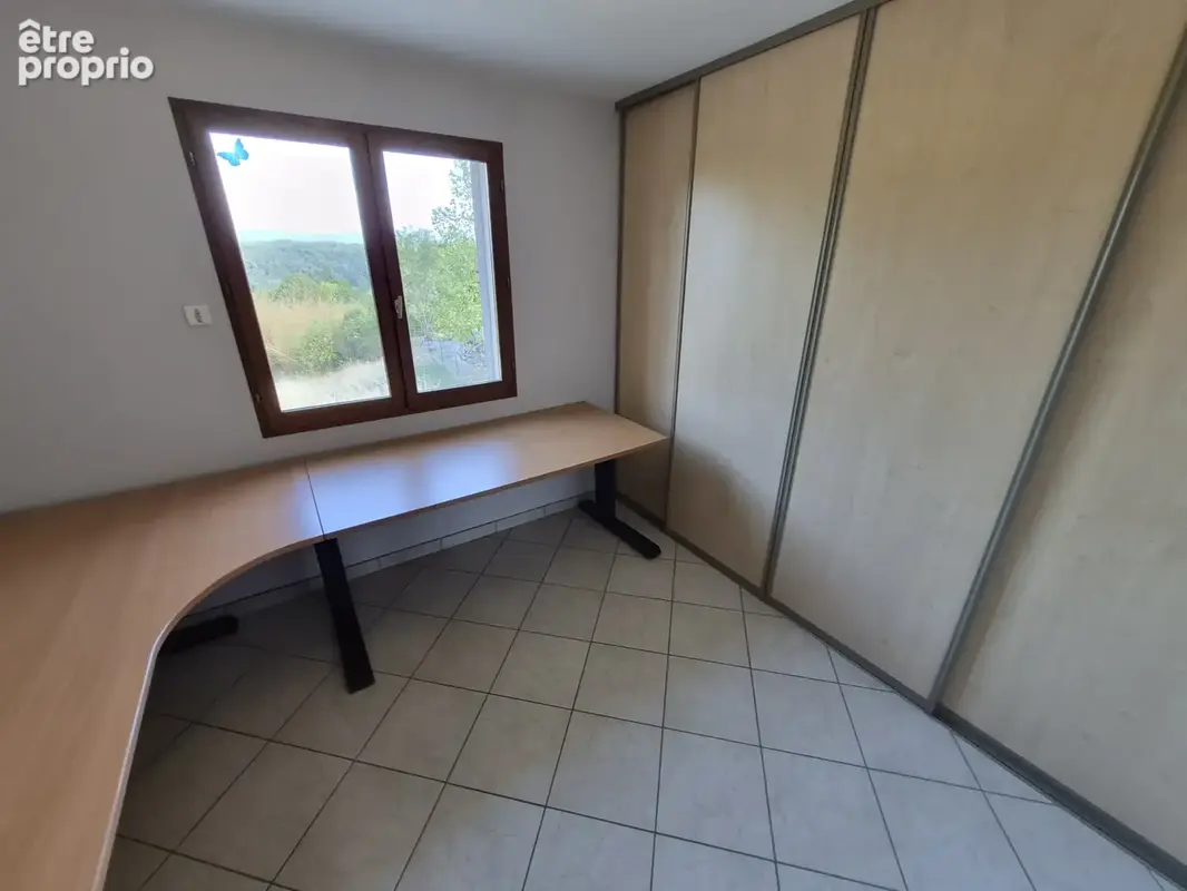 Maison individuelle de 142 m2 édifiée sur un terrain de 3115 m2 - photo 12