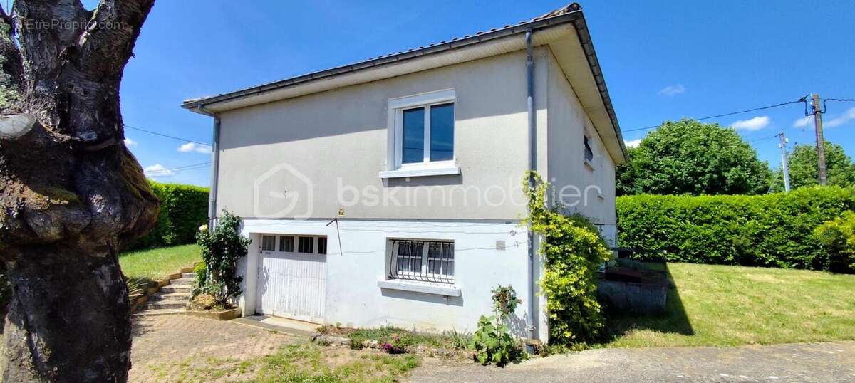 Maison à MAGNE