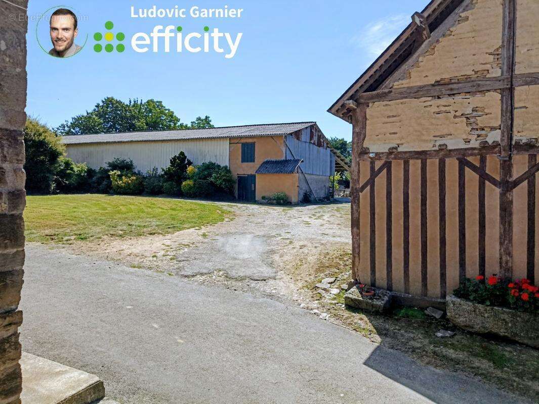 Maison à SAINT-HILAIRE-DU-HARCOUET