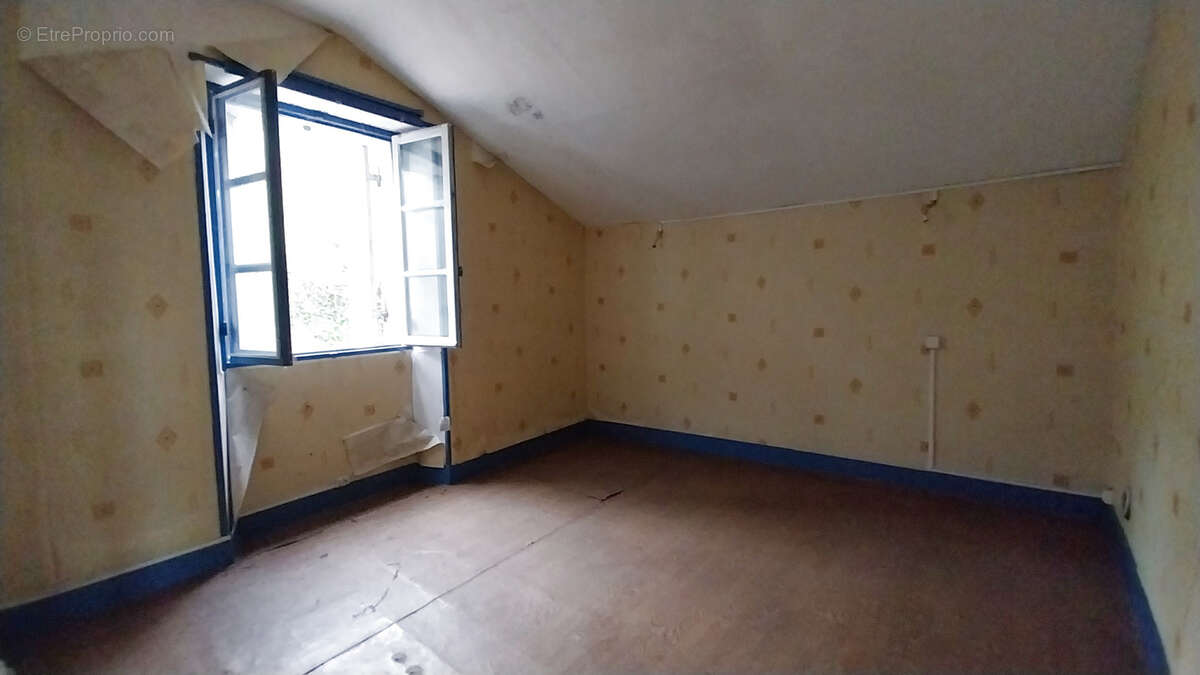 Maison à SAINT-MARTIN-DE-RIBERAC