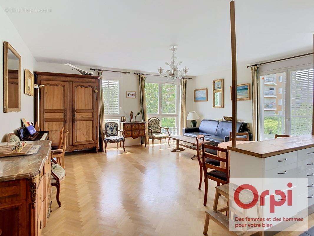 Appartement à ISSY-LES-MOULINEAUX