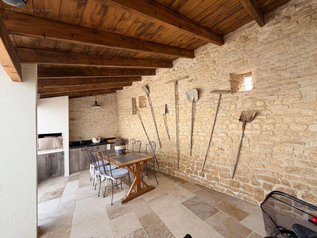 Rare Maison Coeur du  village à ARS EN RÉ - photo 13