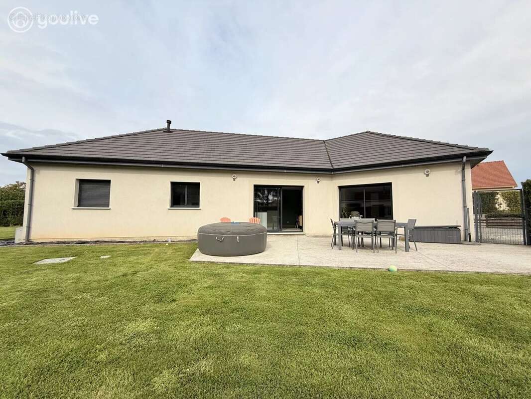 Maison à THIERGEVILLE