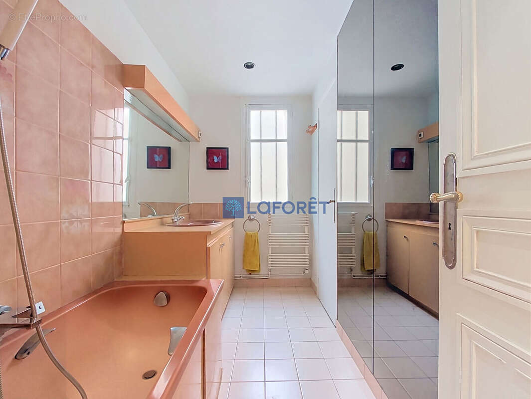Appartement à PARIS-2E