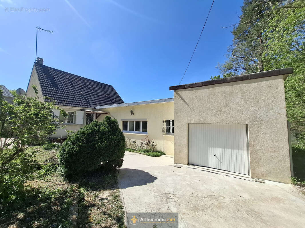 Maison à CRECY-LA-CHAPELLE