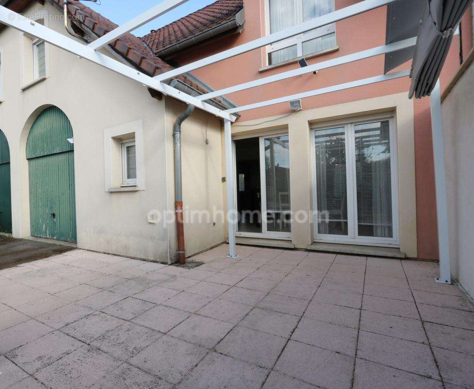 Yutz - maison mitoyenne 5 pieces avec 3 chambres, terrasse, jardin et garage ! - photo 9