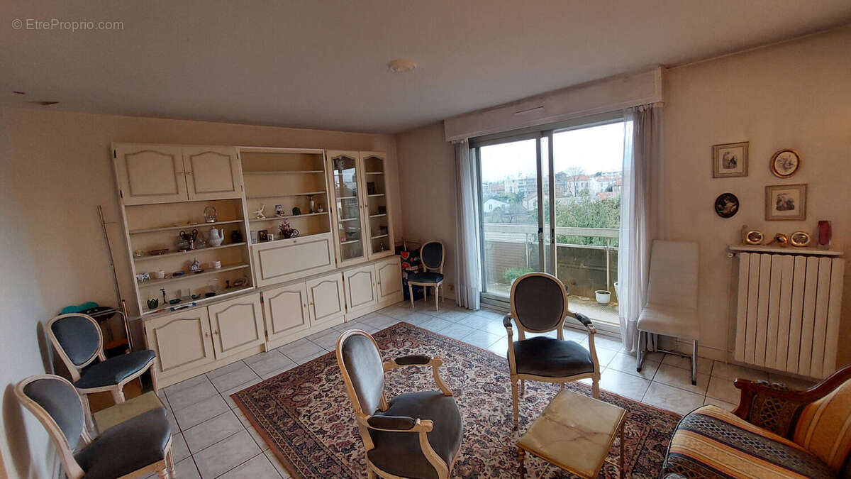 Appartement à SAINT-MAUR-DES-FOSSES