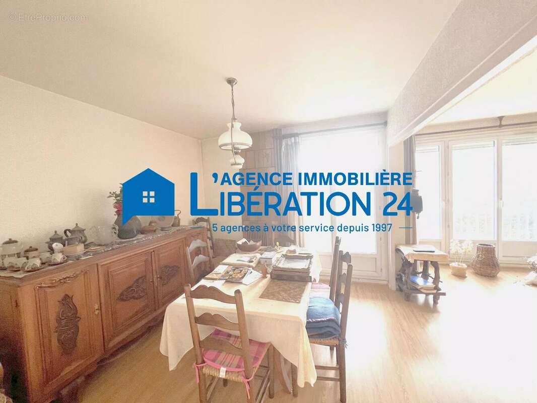 Appartement T5 95m² Balcons Terasse Ascenseur Garage Cave - photo 7
