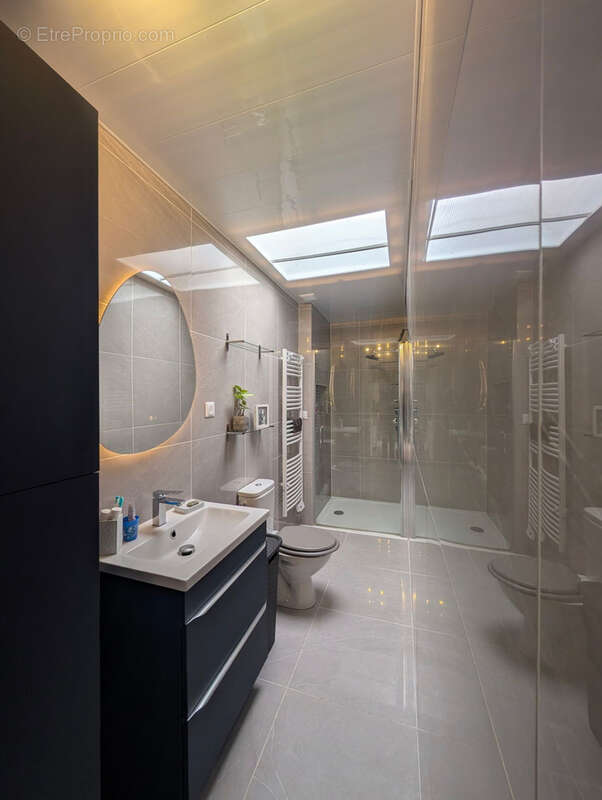 Maison à QUIEVRECHAIN