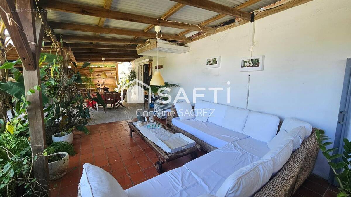 Photo 1 - Maison à LE ROBERT